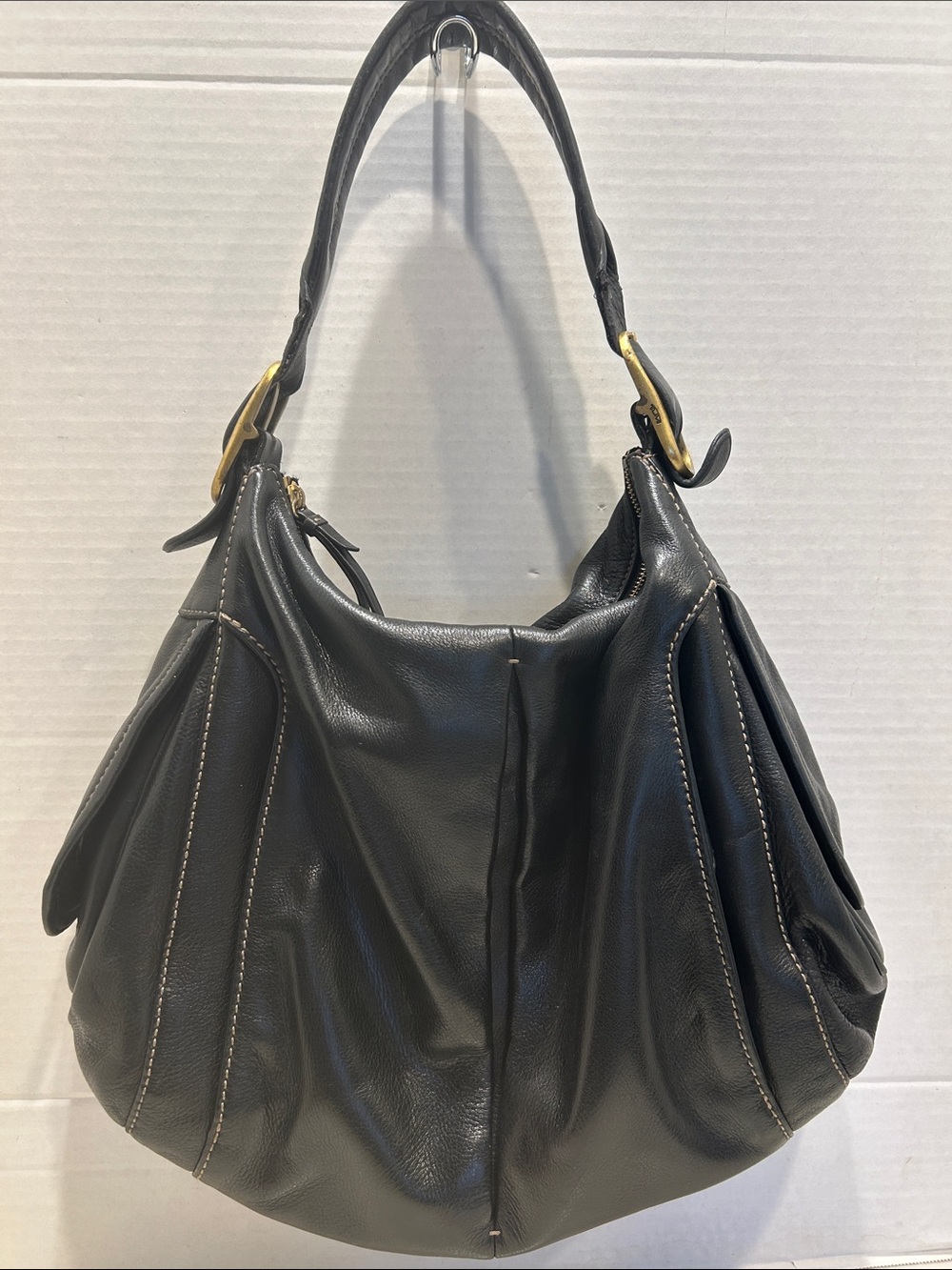 TUMI Black Leather Hobo Shoulder Bag - Classic Everyday Style